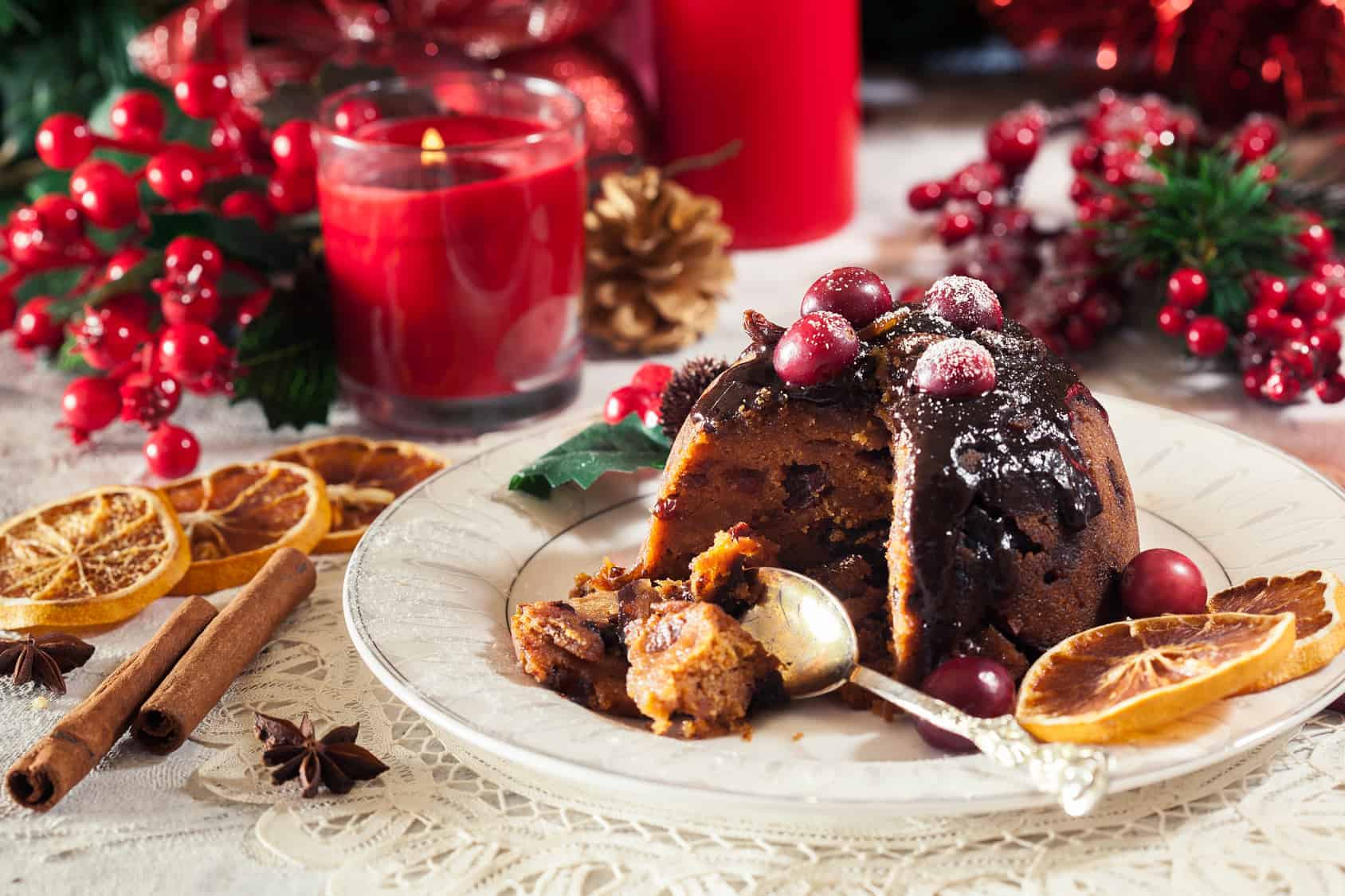 Ein traditioneller Christmas Pudding aus England. (Weihnachten in anderen Ländern)