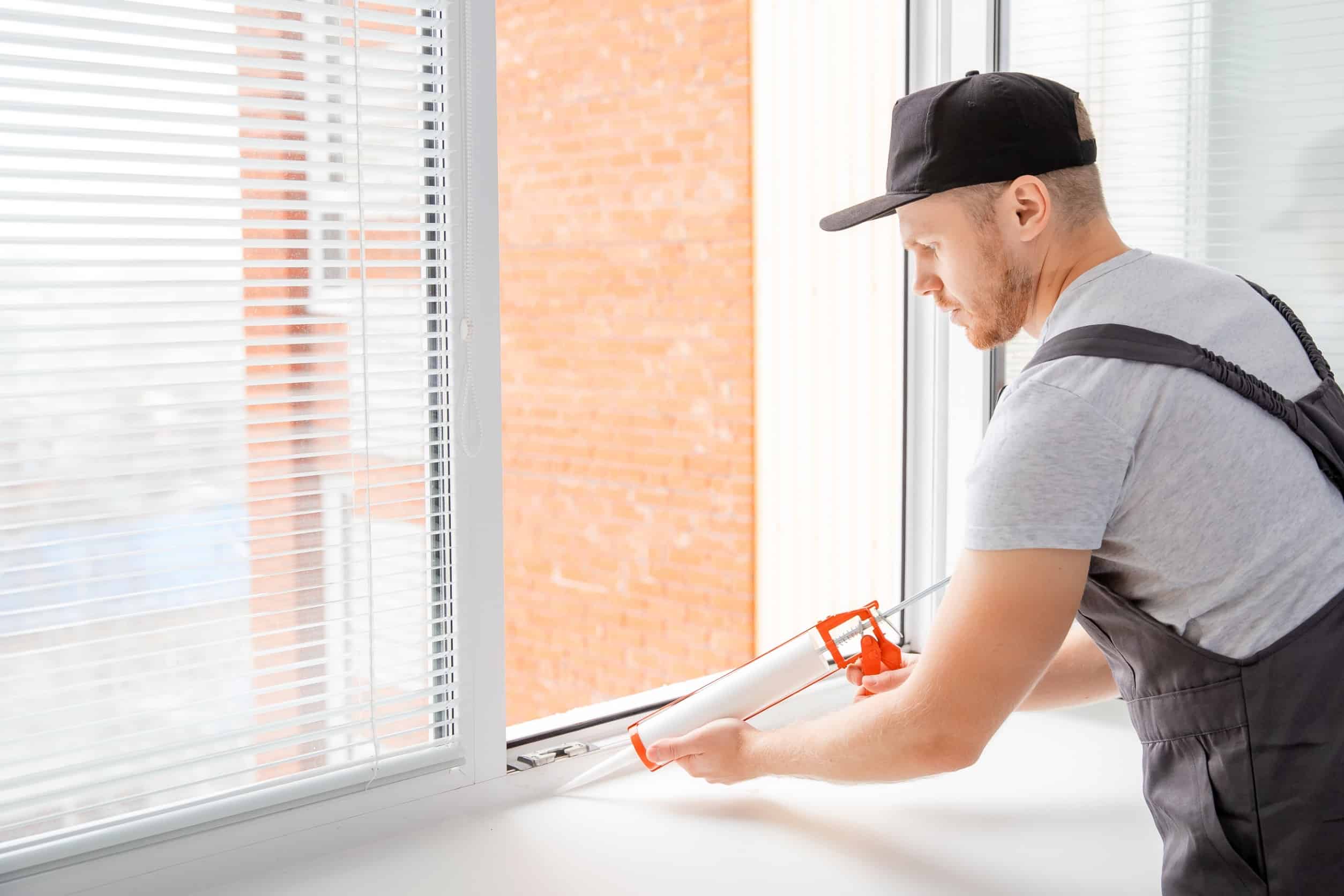 Neue Fenster verhindern, dass teure Heizenergie nach außen verpufft. Deshalb steht der Fenstertausch an erster Stelle des Sanierungsplans.