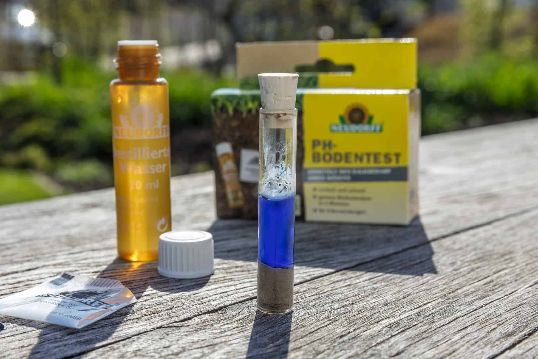 PH-Bodentest Produkte zur Rasenpflege um den PH-Wert zu messen.